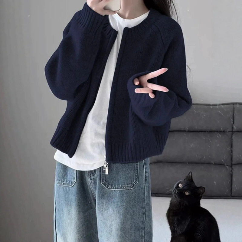 Korean-style fashionable and versatile lazy knit cardigan for women, 2026 autumn collection, plus-size, loose-fitting, and slimming sweater coat Korean-style fashionable and versatile lazy knit cardigan for women, 2026 autumn collection, plus-size, loose-fitting, and slimming sweater coat