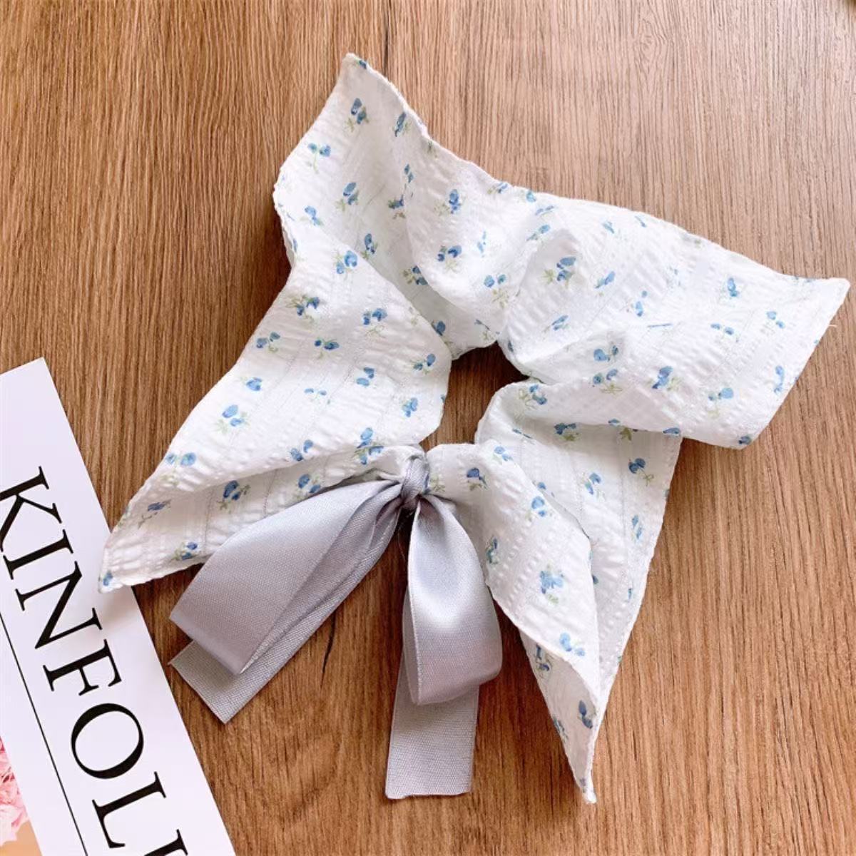 5798 흰색배경 파란색 꽃무늬 리본스퀘어 스카프 (25cm)