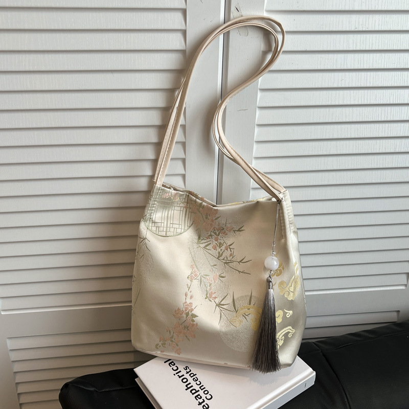 Chinese Style Embroidered For Women 2025 New Large Capacity Commuter Shoulder Handheld Tote Bucket Bag_voghion.com