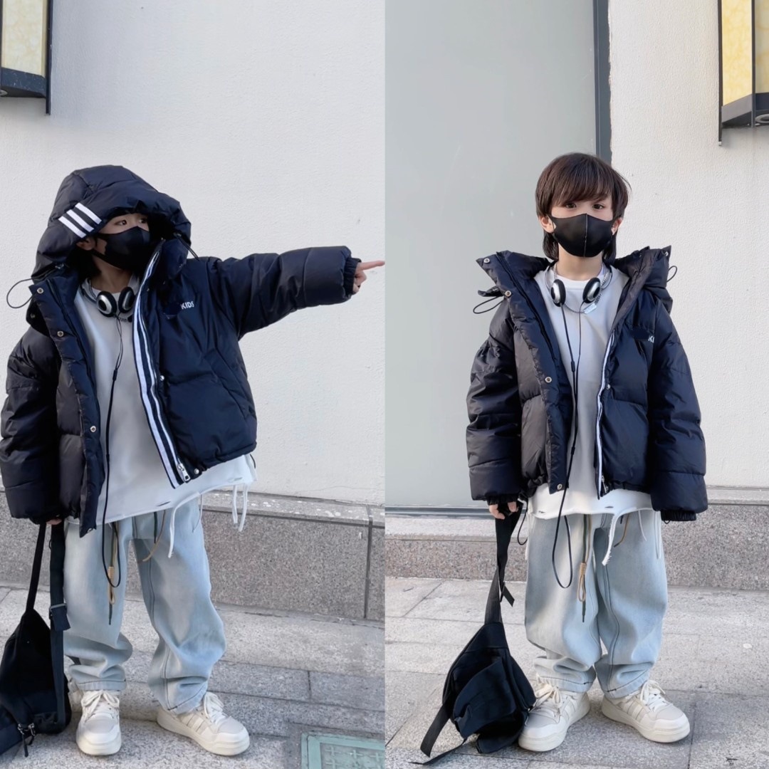 Children's down jacket, Korean style, high quality, fashionable three-stripe hooded down coat, casual and warm.