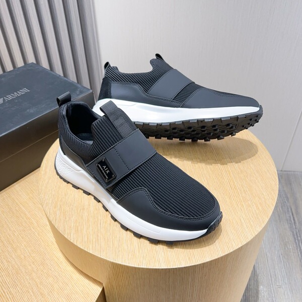 Fashionable shoes for leisure