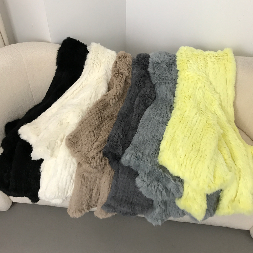 Abbigliamento da donna Nuovo autunno e inverno Criptato ispessito fatto a mano a doppia faccia tessuto con cappuccio corto in pelliccia di coniglio per le donne stile giovane_voghion.com