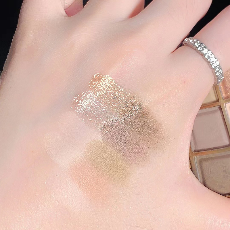 Transparent acrylic eyeshadow palette