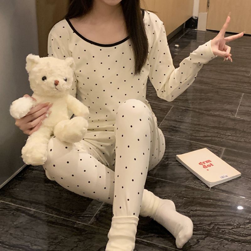 Pijamas de otoño y invierno al por mayor transfronterizos para mujeres cálidas de terciopelo sexy puro traje de viento beige punto grueso ropa para el hogar