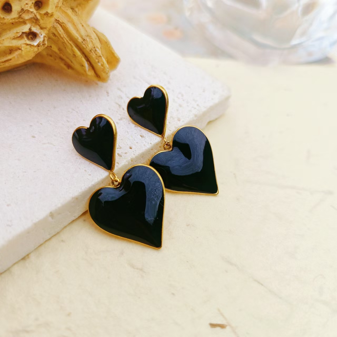 Pendientes de aceite de goteo de amor de mujer transfronteriza nuevos pendientes retro que no se desvanecen joyería de uñas de hueso de oreja de acero inoxidable de moda