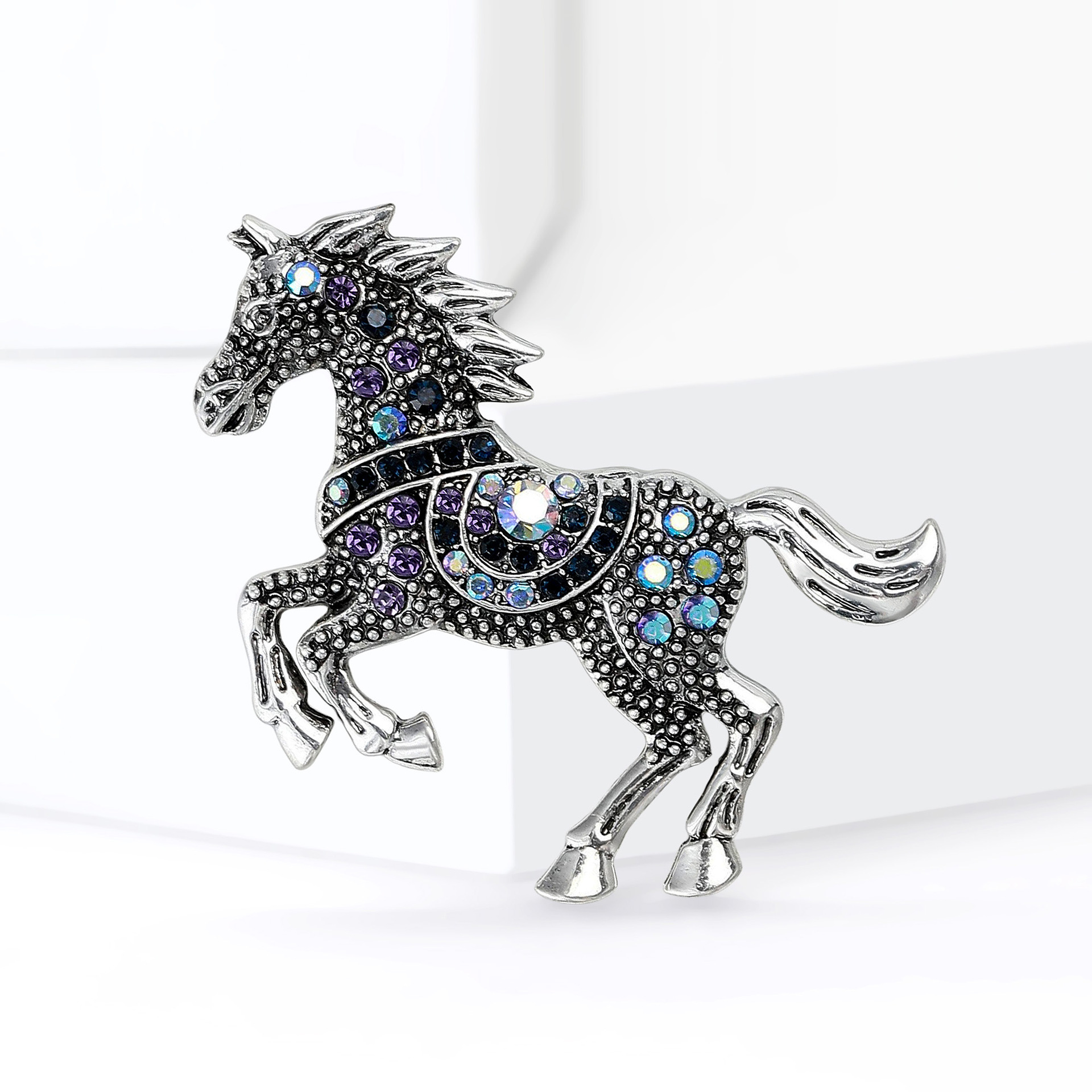 Hot-Selling Fashionable Light Luxury Retro Enamel Horse Rhinestone Brooch Versatile Anti-Exposure Clothing Accessory Pin