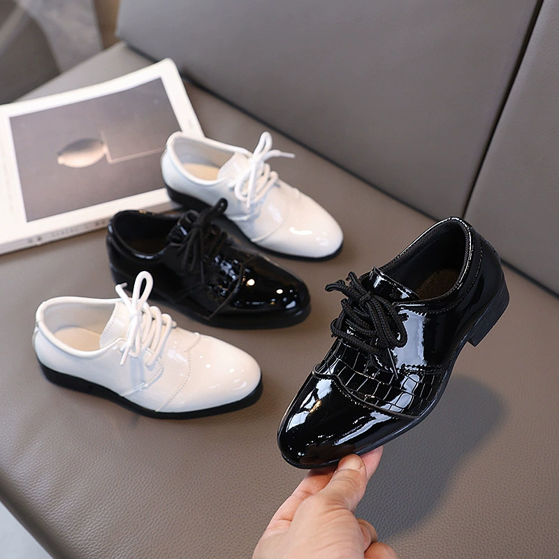 2025 Весенне-осенние новые туфли для мальчиков в британском стиле, черные кожаные туфли для подиума, детские туфли для средних и старших школьников, обувь для выступлений