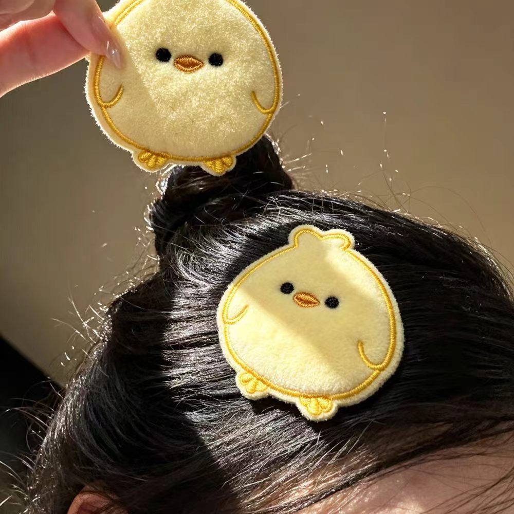 Cute cartoon animal-themed hair clips for girls, soft and fluffy, versatile for everyday wear, seamless and perfect for tidying up stray hairs, with a magic sticker design