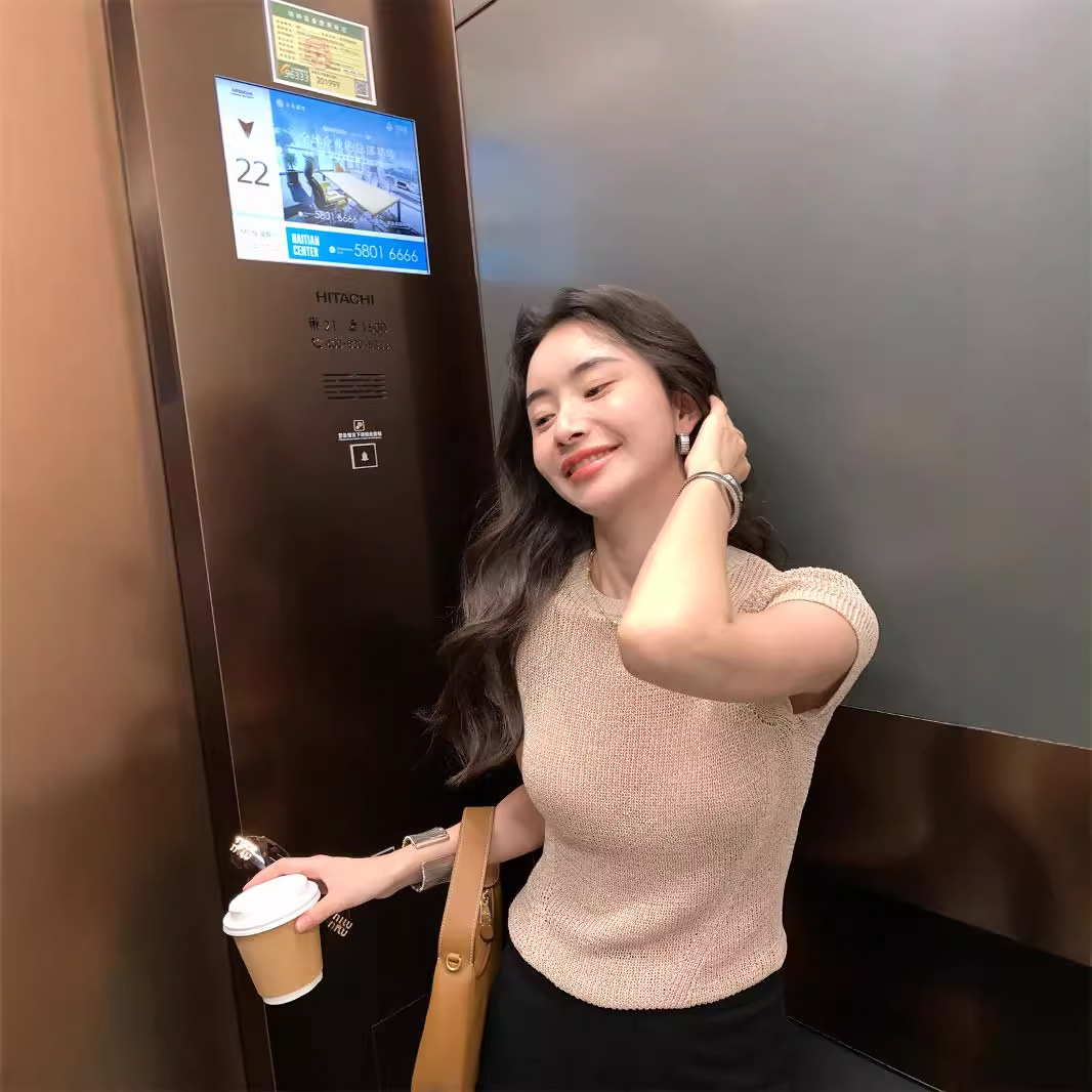 香港米服飾/ 再購入 アップグレード和紙糸 ソフトで香りの良いニットセーター レディース 夏の新作 おしゃれな半袖