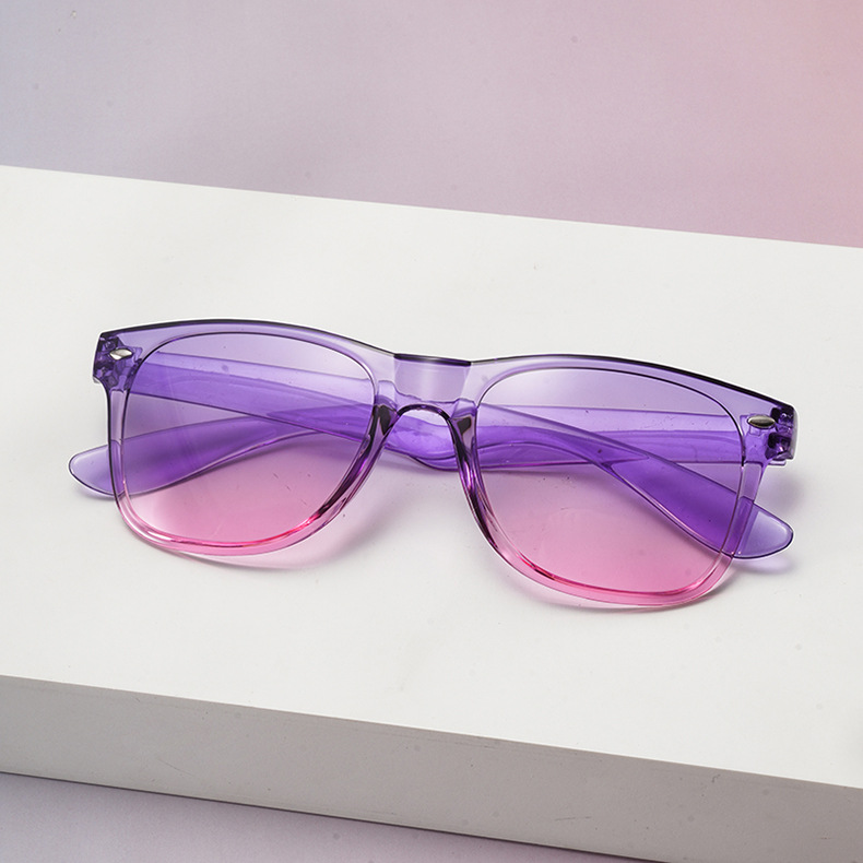 Gafas de sol retro de moda 2025, estilo caramelo con clavos de sombrilla de arroz, venta al por mayor directa de fábrica