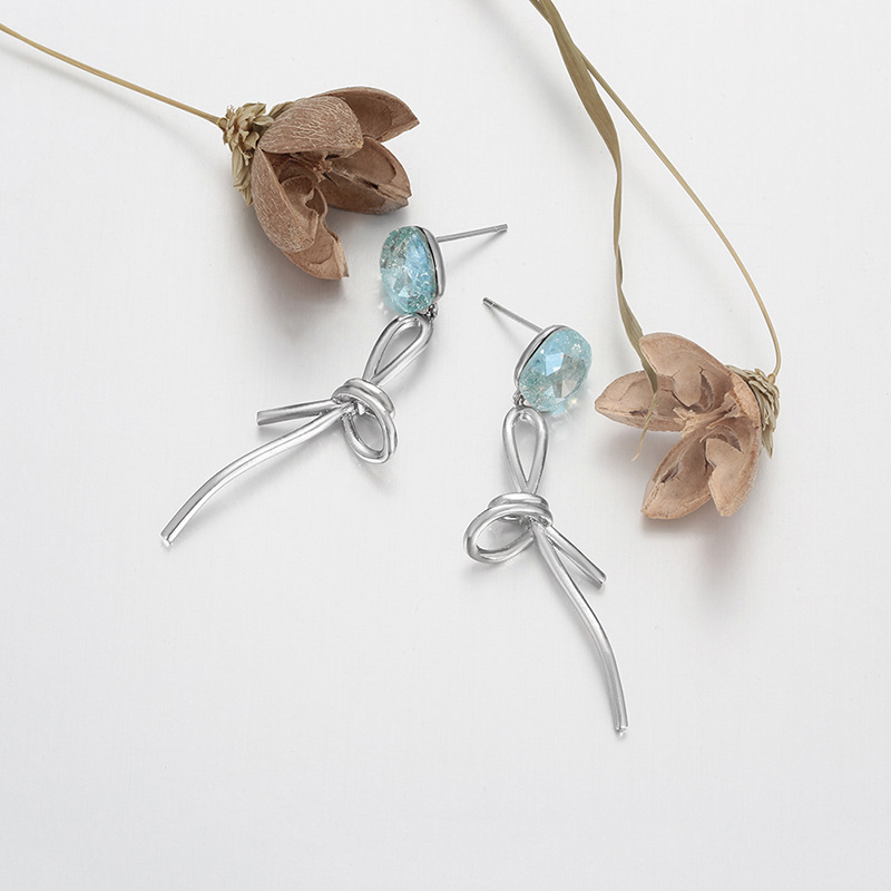 Xuping moda ligera de lujo imitación de aretes de cristal geometría cuadrada arco bordilla pernos de orejas elegante temperamento auriculares mayorista