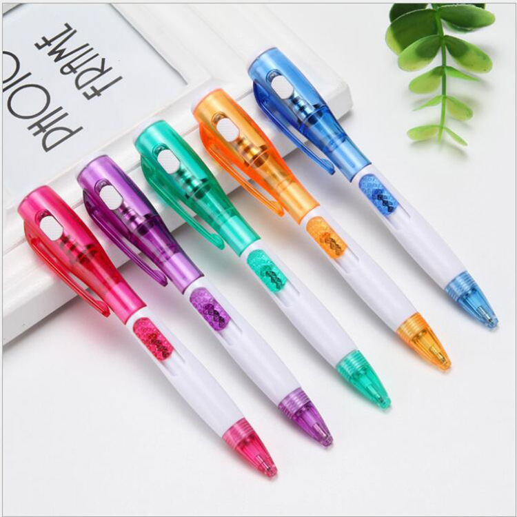 创意塑料带灯圆珠笔新奇特发光手电筒多功能写字笔书写工具LED灯