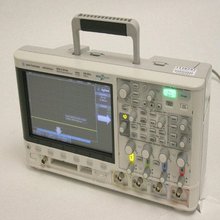 �����ǵ�Keysight MSOX3032A��ͨ�������̖ʾ����