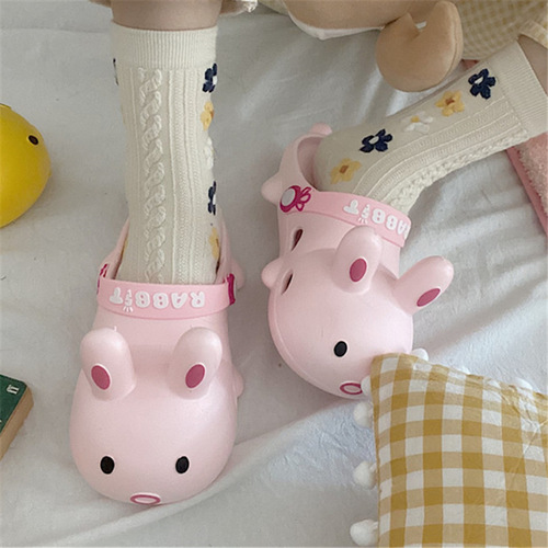 Women's Summer Outwear Cute Cartoon Home Use Shower Slippers with Holes Breathable Thick Sole Teenage Heart