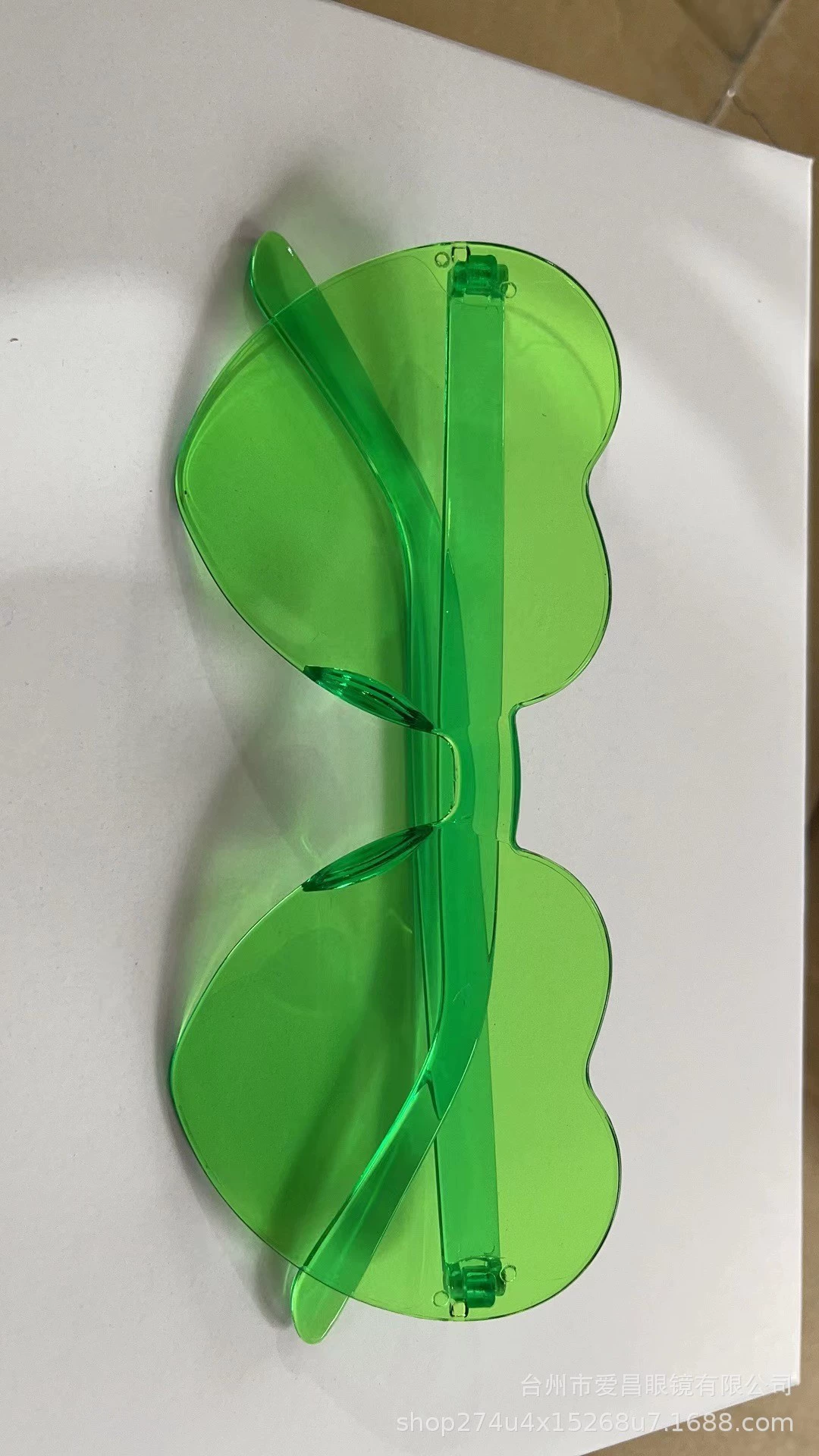 Прозрачные защитные очки с солнечной батареей для мужчин и женщин, солнцезащитные очки в форме сердца, европейский стиль