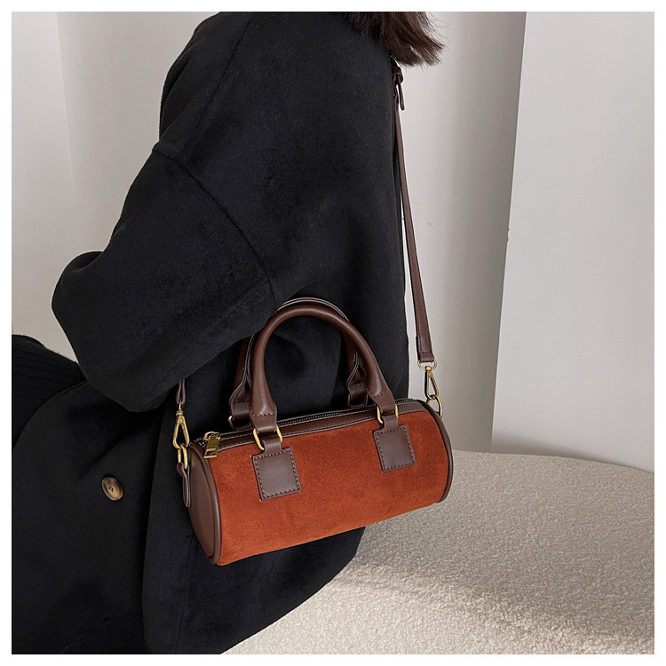 Korean Fashion Contrast Color Velvet Cylinder Mini Handbag Wholesale Nihaojewelry display picture 10