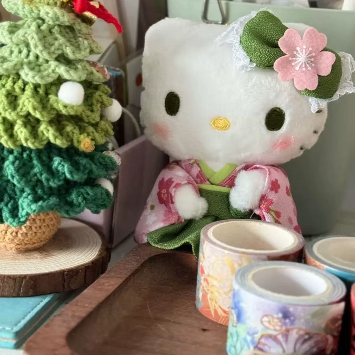 Брелок-плюш Hello Kitty в кимоно куколка, кулон к сумке — дизайны матчa и сакура, 45 г