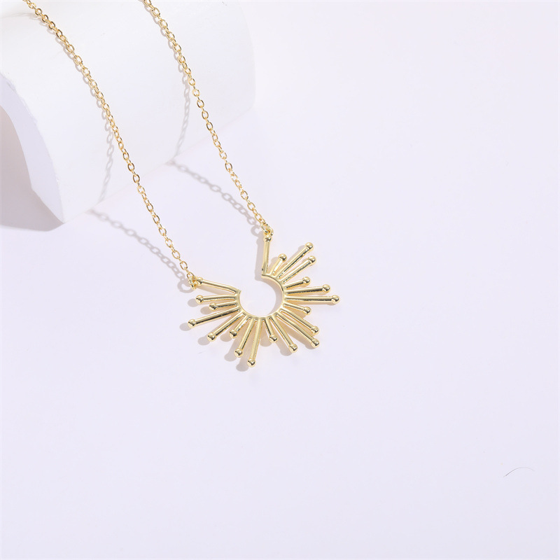 Simple Style Sun Copper Plating Zircon Pendant Necklace 1 Piece