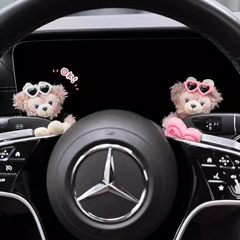 2025 nuevo modelo de automóvil de marchas de mano de Sherry Mei decoración de automóviles luces de dirección limpiaparabrisas muñecas muñecas adornos interiores