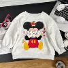 With a round collar, fleece