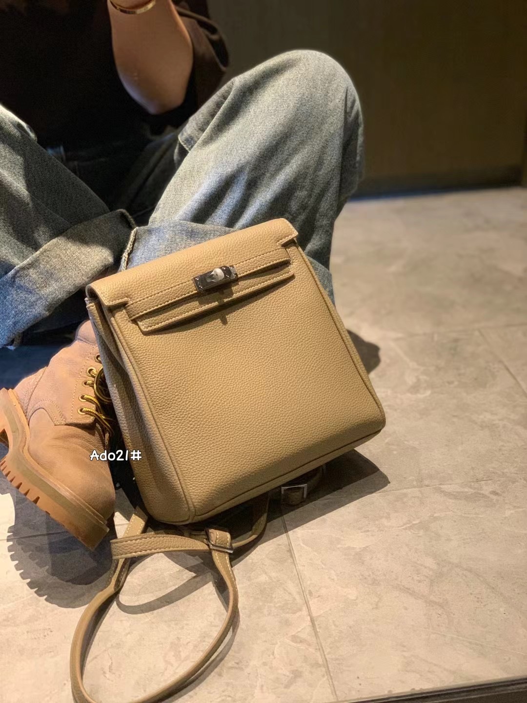 Ba lô nữ Quảng Châu đa năng dung tích lớn khóa cài thời trang — Màu đen, Màu caramel, Màu xám, Voi xám chi tiết 9