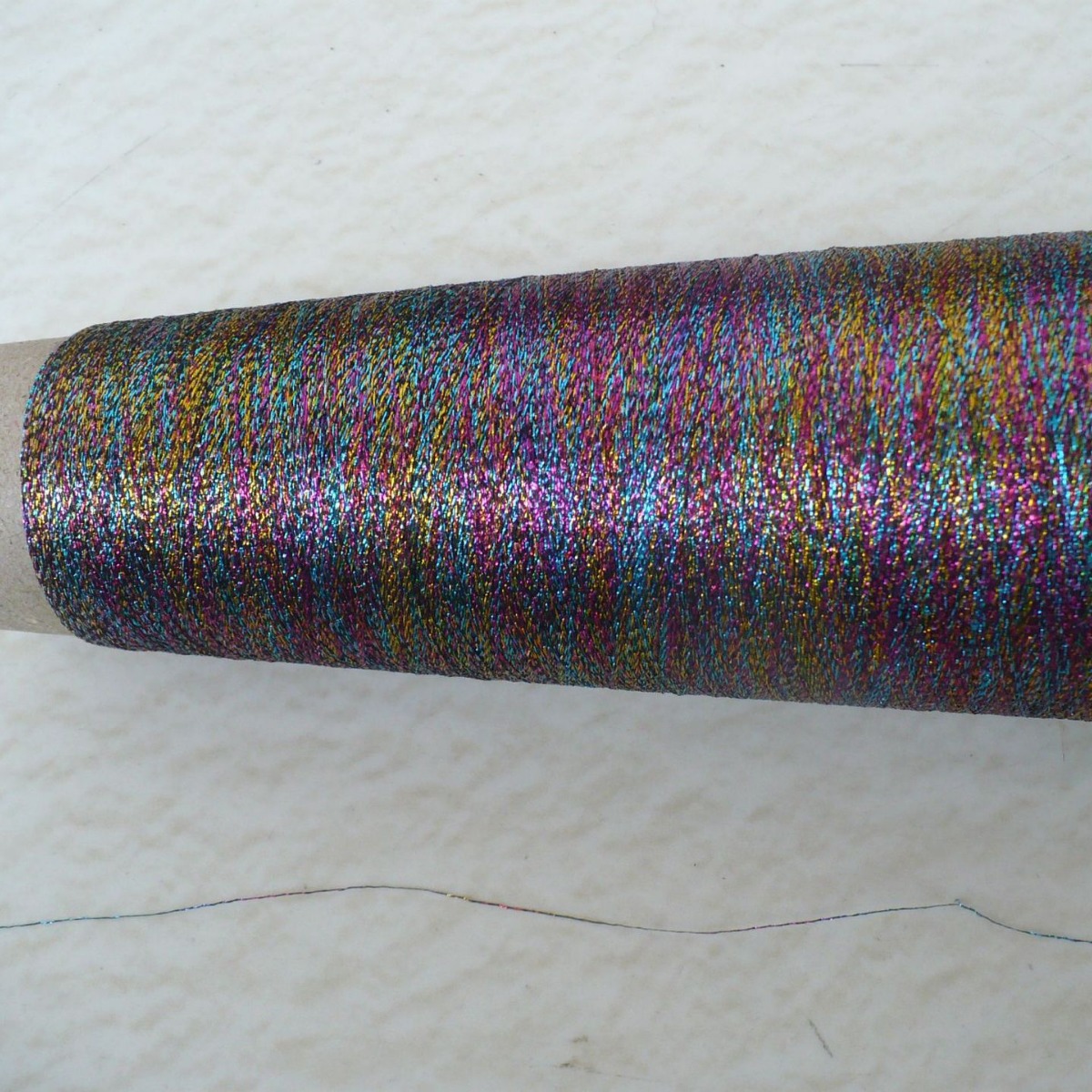 2股30D粗细涤纶包覆天蓝亮纸切片丝捻线涤纶线交叉金色亮片丝捻线