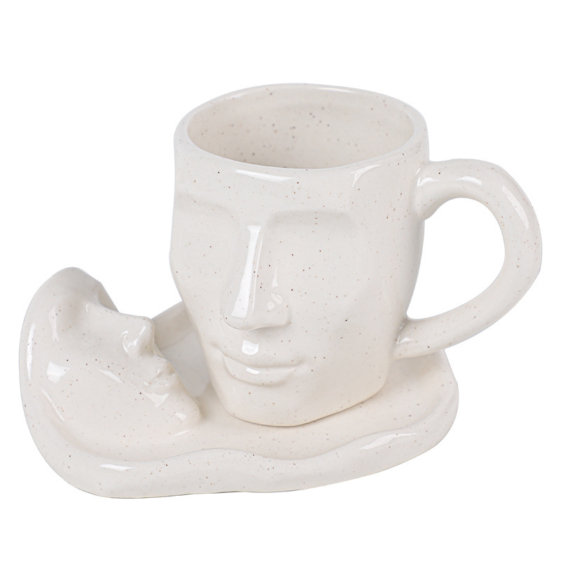 Amazon venta caliente de tazas de café de cerámica europeas conjuntos de tazas de agua de pareja creativas tazas de regalo hechas a mano logotipo puede imprimir