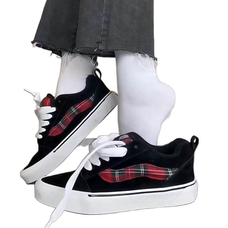 Lujo ligero y versátil estilo de Hong Kong calle lengua gruesa pareja hombres y mujeres 2025 nuevos zapatos de pan casuales de suela gruesa para hombres de moda de la calle alta