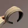 Oatmeal velvet wide-edged hairband