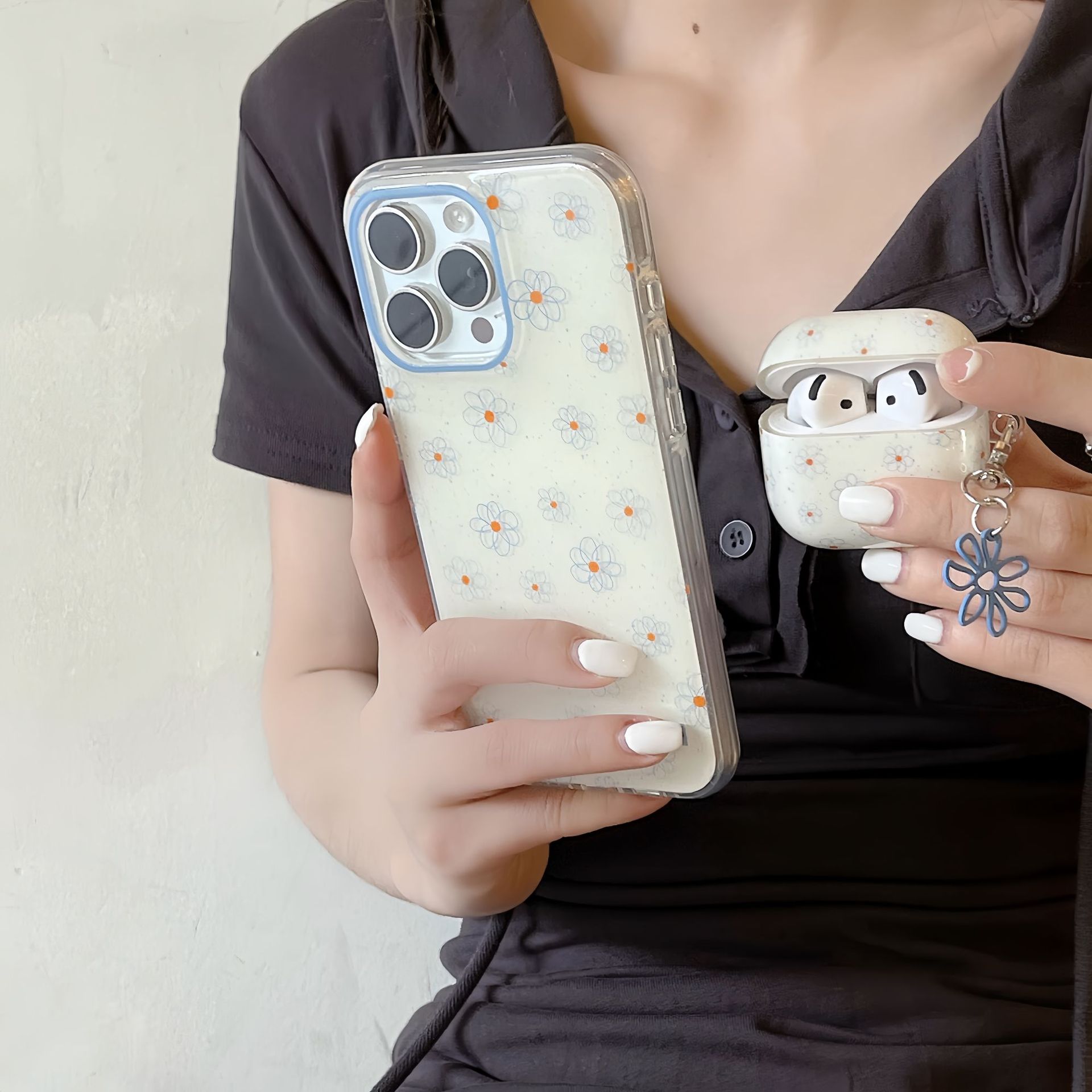 Las flores coreanas de línea azul son adecuadas para Apple 16proMax funda para teléfono móvil 15Pro nicho 14/13 femenino 16P