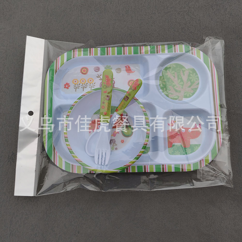 Melamina Tilamina Vajilla para niños Tazón de dibujos animados Tenedor Cuchara Juego de cuatro piezas Plato de comedor de tres compartidos y cuatro compartidos Fabricantes de platos