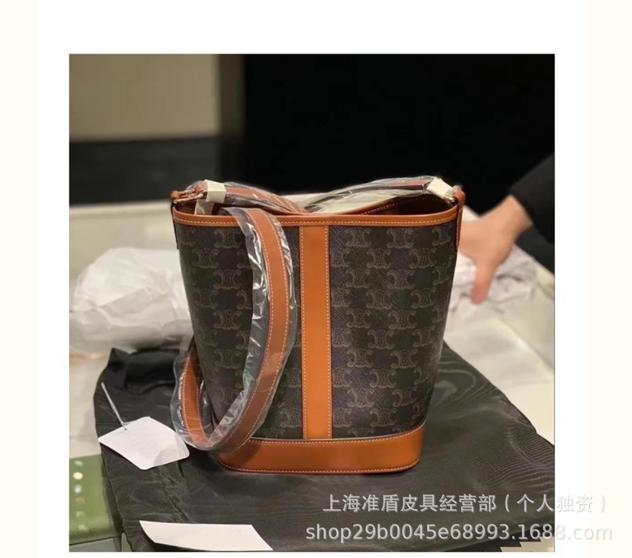 2023 nuevo bolso de mujer arco del triunfo bolso de cubo de agua de alta gama retro bolsa de compras de flores antiguas bolsa de hombro único de gran capacidad