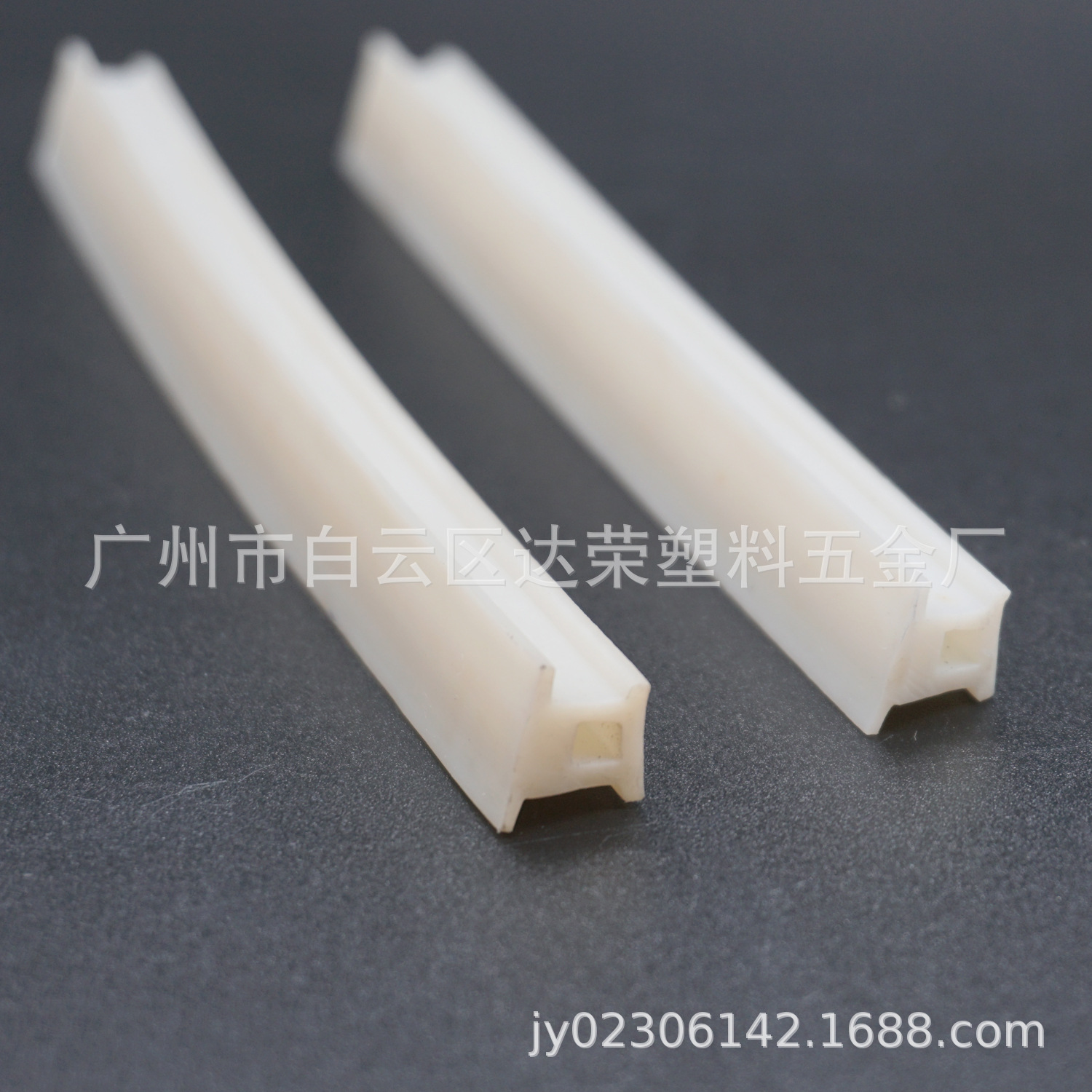 玻璃幕墙耐老化密封胶条 户外专用密封软胶条（样式可按要求做）