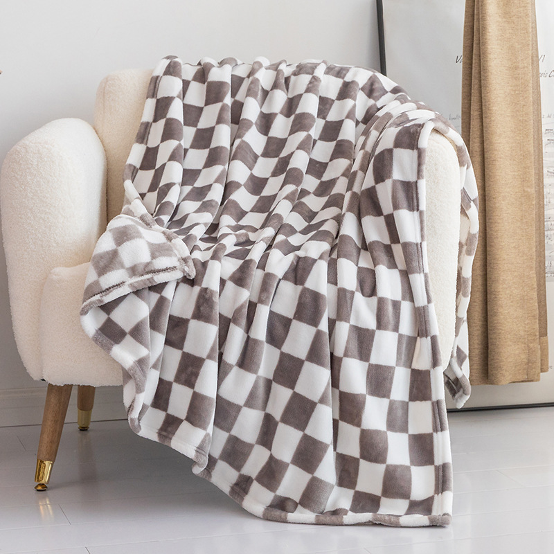 Checkerboard flannel blanket air conditioning blanket office nap blanket_voghion.com