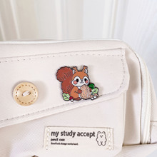 松鼠胸针 日系可爱小动物金属徽章男女学生包包衣服装饰卡通扣针