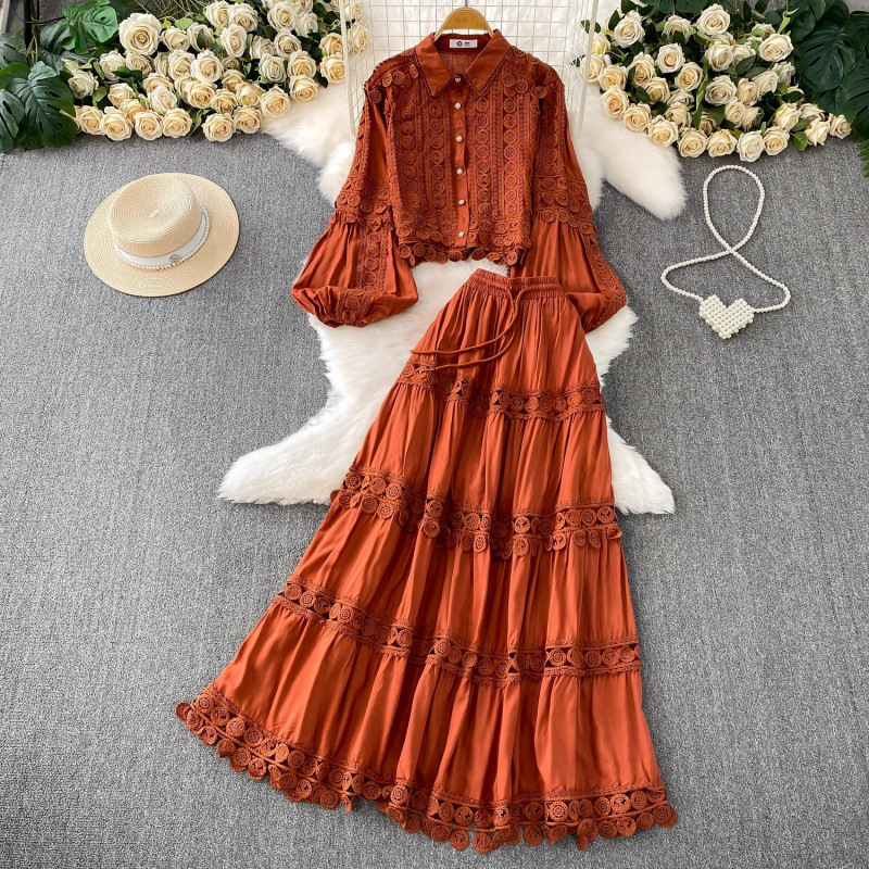 Zweiteiliges Damen-Set im koreanischen Stil: Zartrosa Bluse mit durchbrochener Spitze, Kragen und langen Ärmeln & hochgeschnittener, figurformender Rock_voghion.com