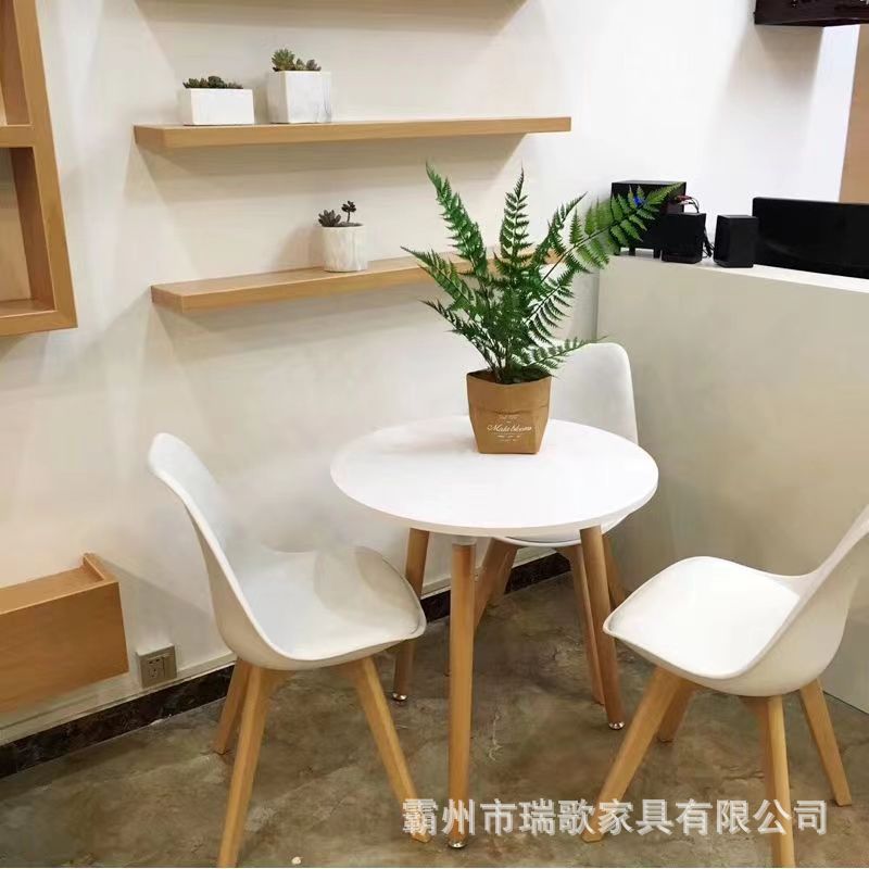 26 años de nueva silla de comedor de madera maciza silla nórdica simple doméstica maquillaje de dormitorio silla de mesa silla de red