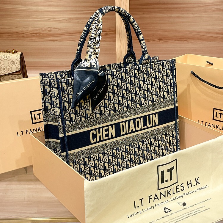 Handheld Tote Bag for Women 2026 New Trendy Document Bag Embroidered High-End Large Capacity Commuter Shopping Bag