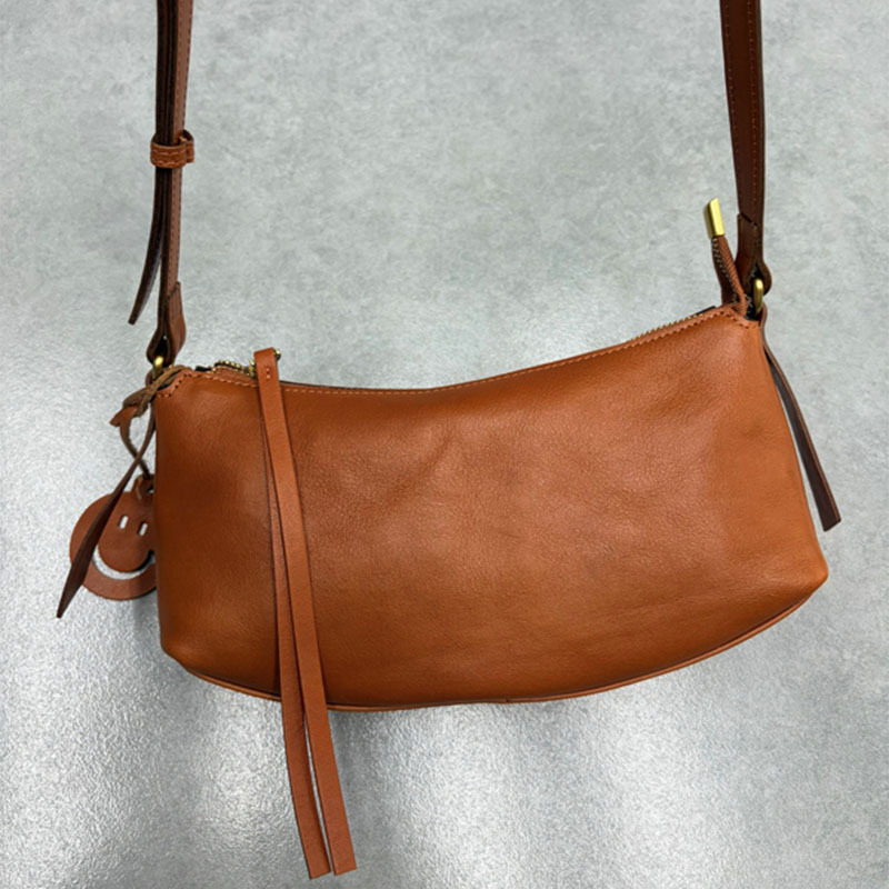 New Style Women's Fashion Shoulder Bag Made of Vegetable-Tanned Cowhide, Trendy Phone Bag, Special Offer, Versatile Handbag and Crossbody Bag, Genuine Leather