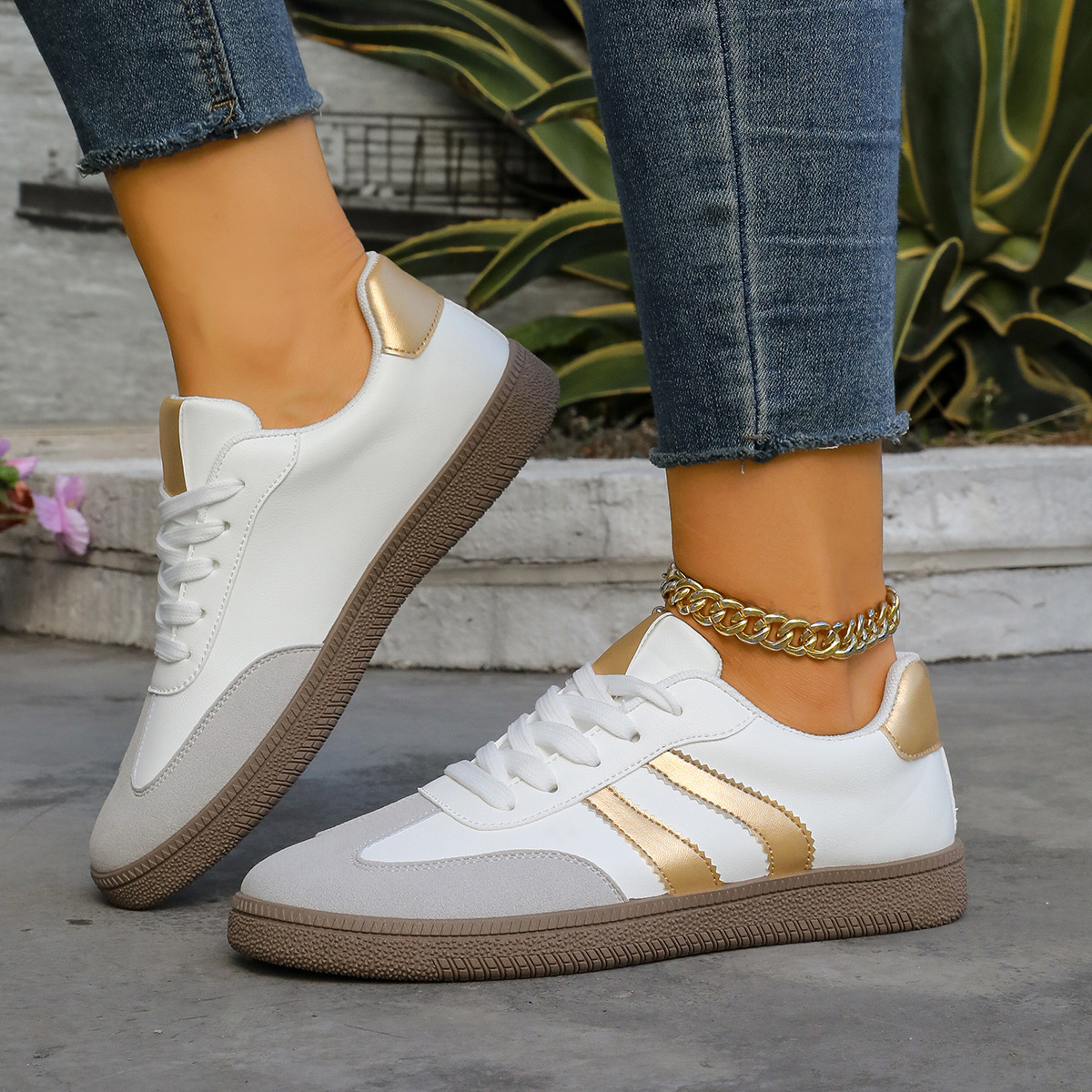 2026 comercio exterior transfronterizo zapatos casuales europeos y estadounidenses zapatos de entrenamiento alemanes zapatos de skate de color pequeño zapatos blancos mujeres spot transfronterizo