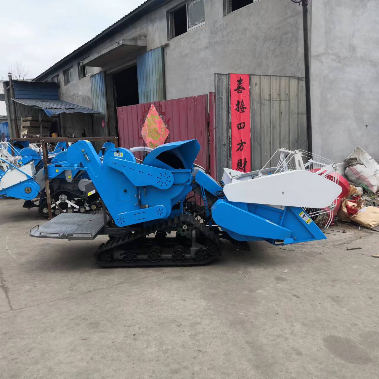 麦子大豆联合收割机 乘坐履带水稻小麦收割脱粒机 稻麦联合收割机