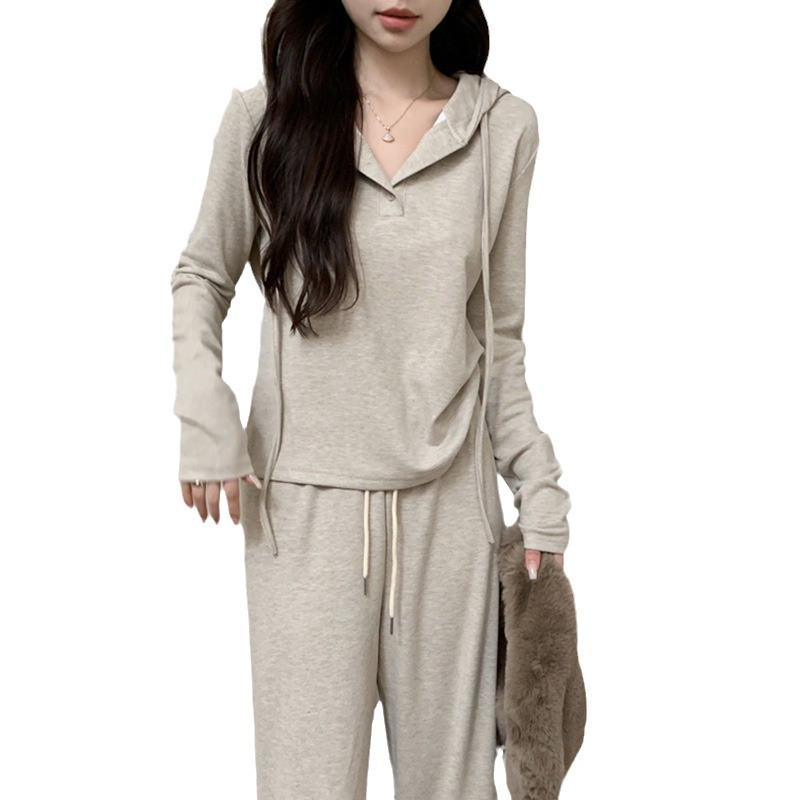 새로운 슬리밍 스포츠 세트 여성 봄과 가을 학생 느슨한 한국 스타일 세련된 스웨트 셔츠 캐주얼 착용 투피스 와이드 다리 바지