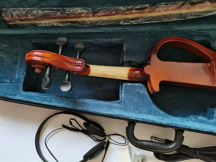Electronic violin