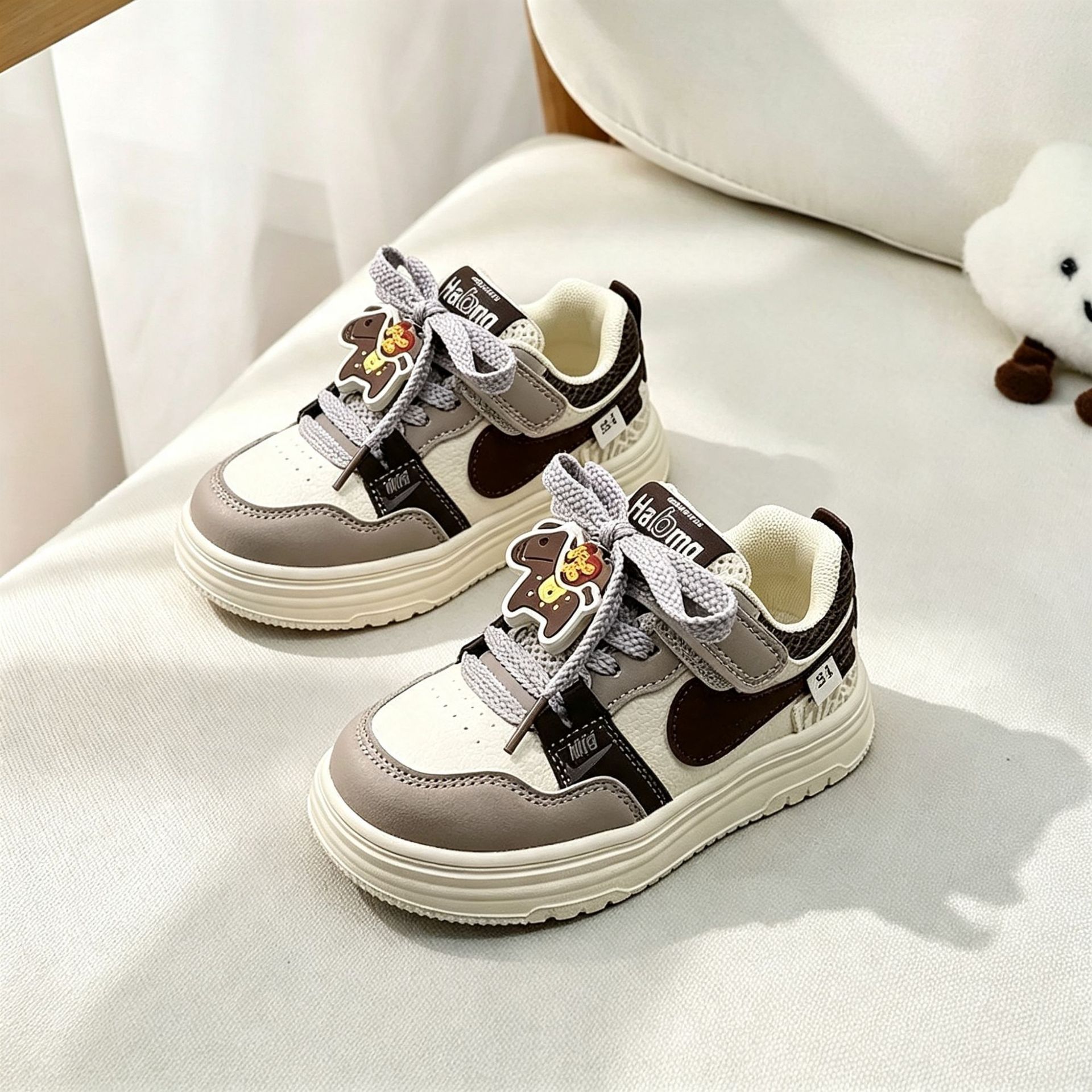 Zapatos de cuero para niños 2026, zapatillas deportivas casuales de moda, transpirables y resistentes al desgaste, zapatos de baloncesto para niños.