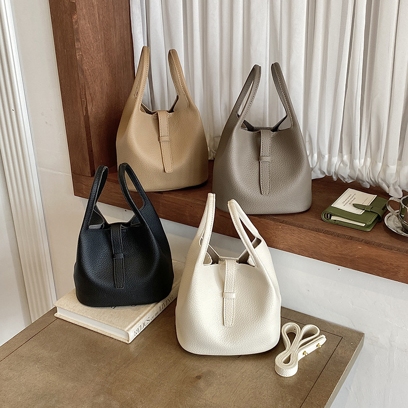 Super popular small handbag for work, women's 2026 new autumn niche commuter shoulder bag, crossbody bucket bag