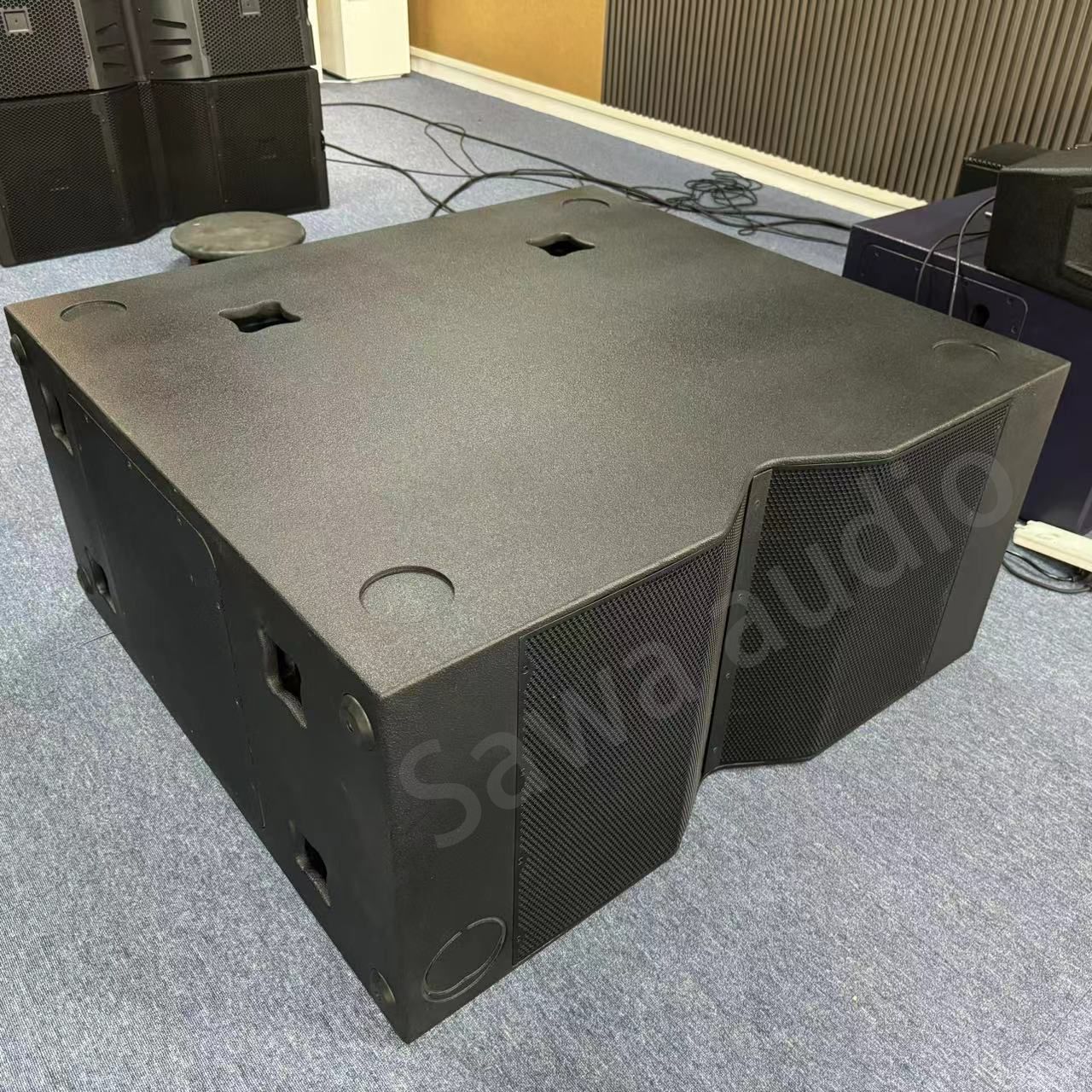 Doble 18 pulgadas subwoofer de alta potencia matriz lineal de sonido escenario sonido profesional al aire libre rendimiento de concierto altavoces de bar