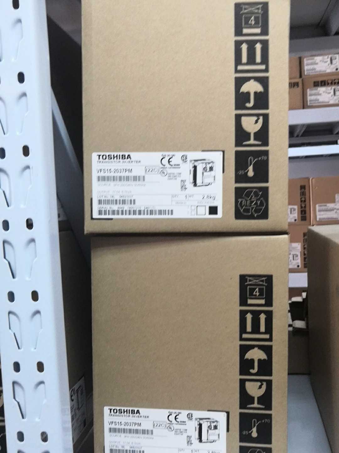 0.4KW变频器VFS15-2004PM全新正品质保一年200V