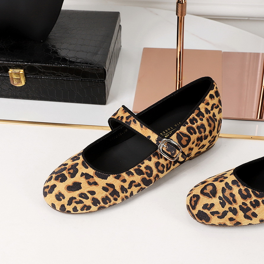 2816 leopard print single shoe, women's inner height increase, shallow mouth round head, straight buckle strap, retro evening style ballet, Mary Jane shoes, flat heel