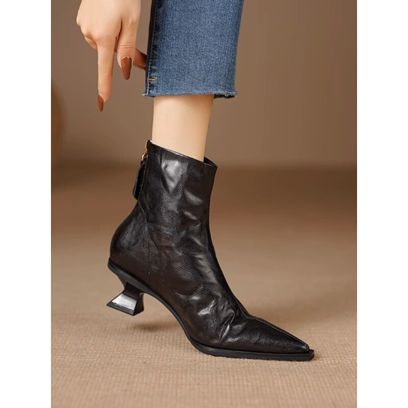 Black Small Heel Boots for Women 2025 Early Autumn and Winter New Style French Retro Pointed Toe Cat Heel Short Boots Slim Boots