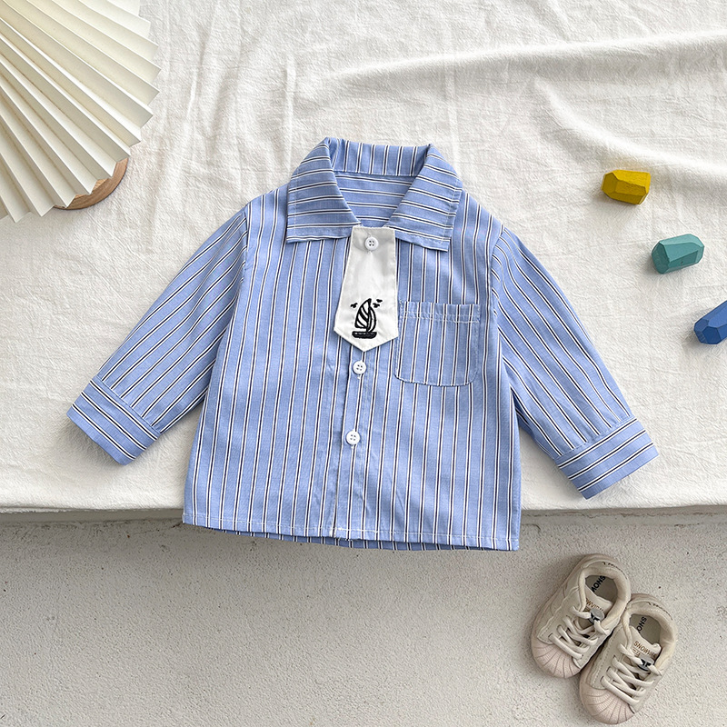 Camisas infantiles coreanas de primavera y otoño, nuevas camisetas infantiles de estilo femenino, cardigan a rayas casuales simples y sueltas.